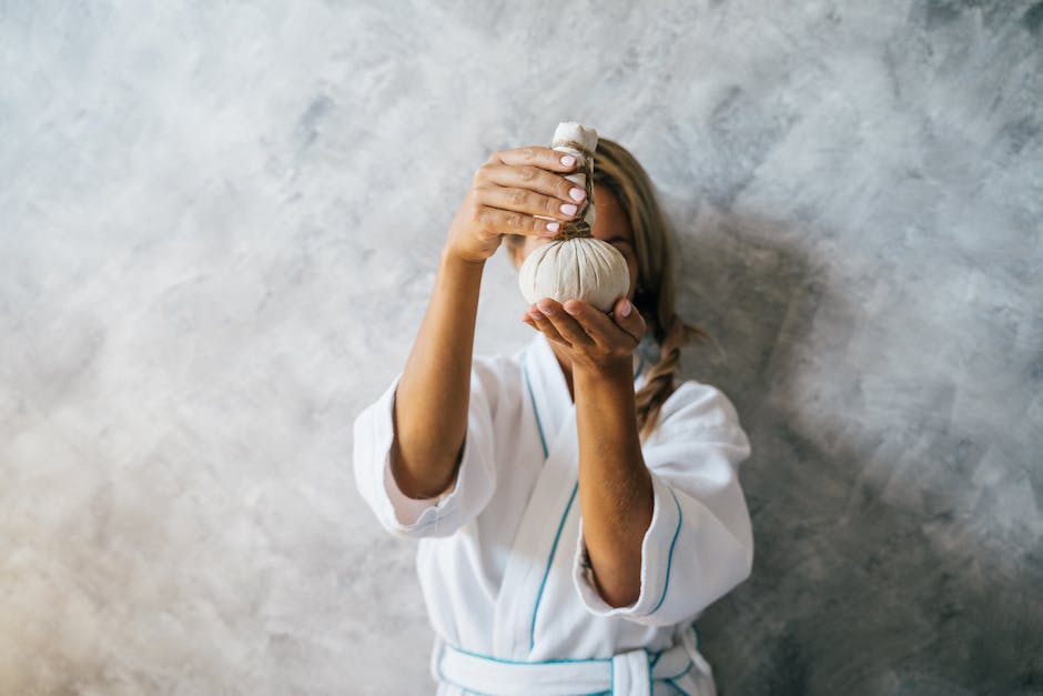Chilled tea bags placed on eyes for de-puffing treatment