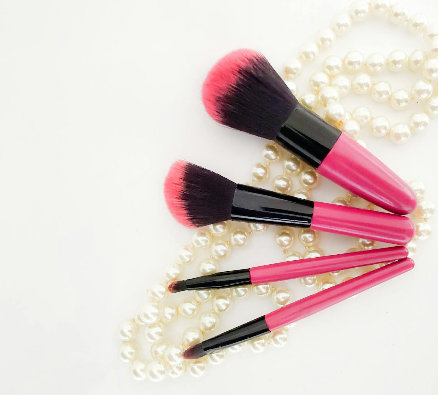 Best Eye Makeup Brushes for Beginners: The Only 6 You Actually Need